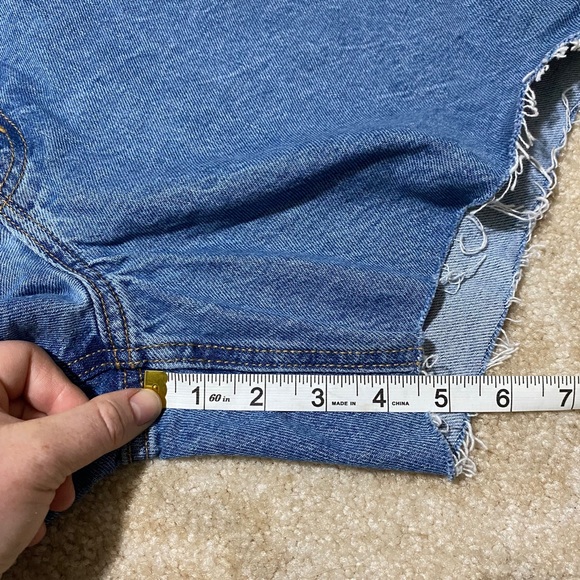 Old Navy Hi Rise Slouchy Straight Jean shorts 10 - Picture 9 of 9